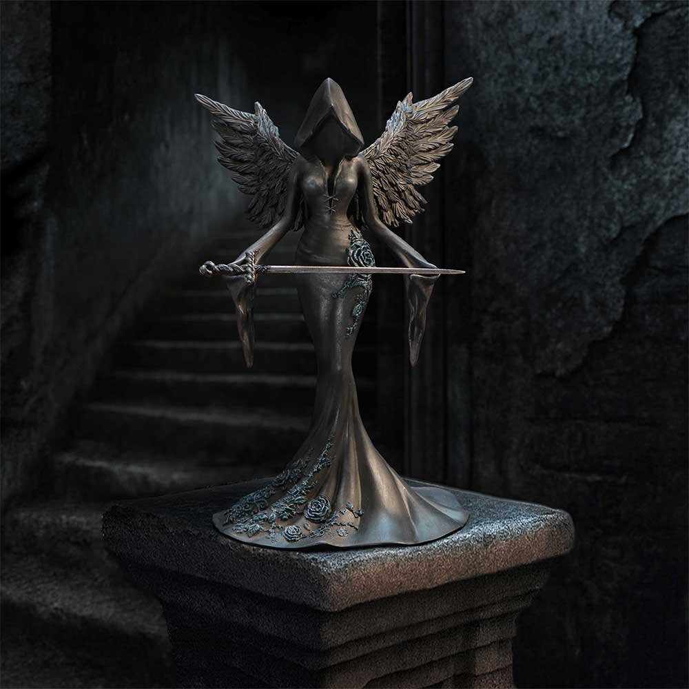 Femme Fatale - Warrior 20.3cm